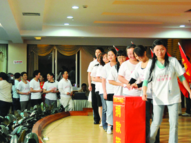 青海玉樹發(fā)生7.1級(jí)地震，全體橙樹人再次第一時(shí)間行動(dòng)起來(lái)為災(zāi)區(qū)人民進(jìn)行募捐活動(dòng)。